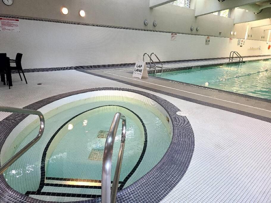 Spacious Dt 2-Bdr High-Rise With View, Pool, Gym Vancouver Exteriér fotografie